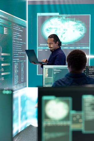 Por que es importante Acceso Privilegiado y Protección para Máquinas e Inteligencia Artificial